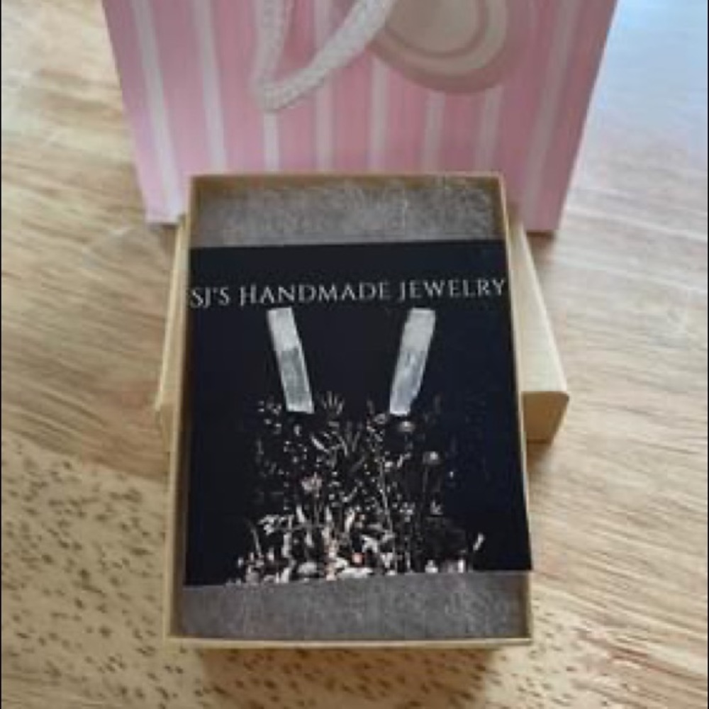 NWT Selenite Blade Crystal Stud Earrings - Picture 8 of 9